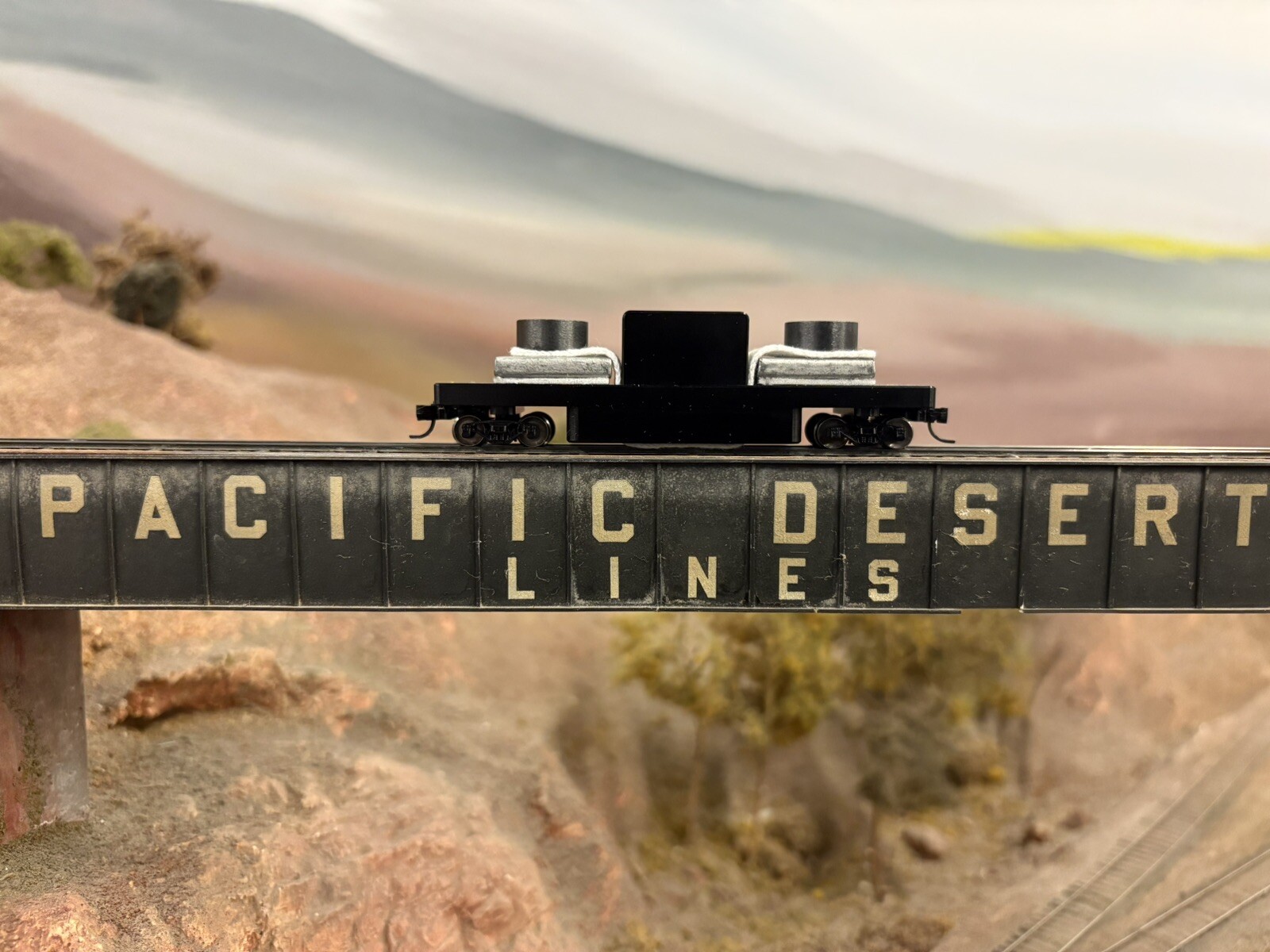 N-scale track cleaning car