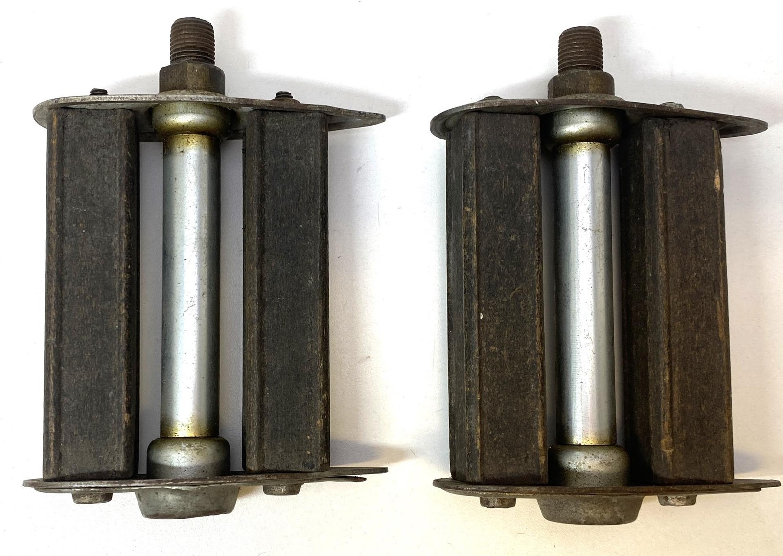 antique Magna TEARDROP streamline bicycle PEDALS Round reflectors