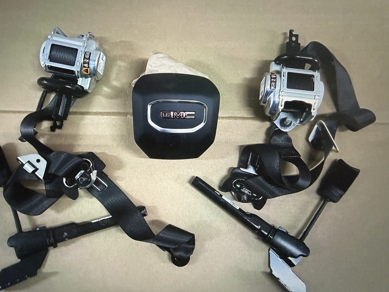 2020-2021-2022-2023-2024-2025-GMC Sierra Driver Wheel Airbag & Seatbelts