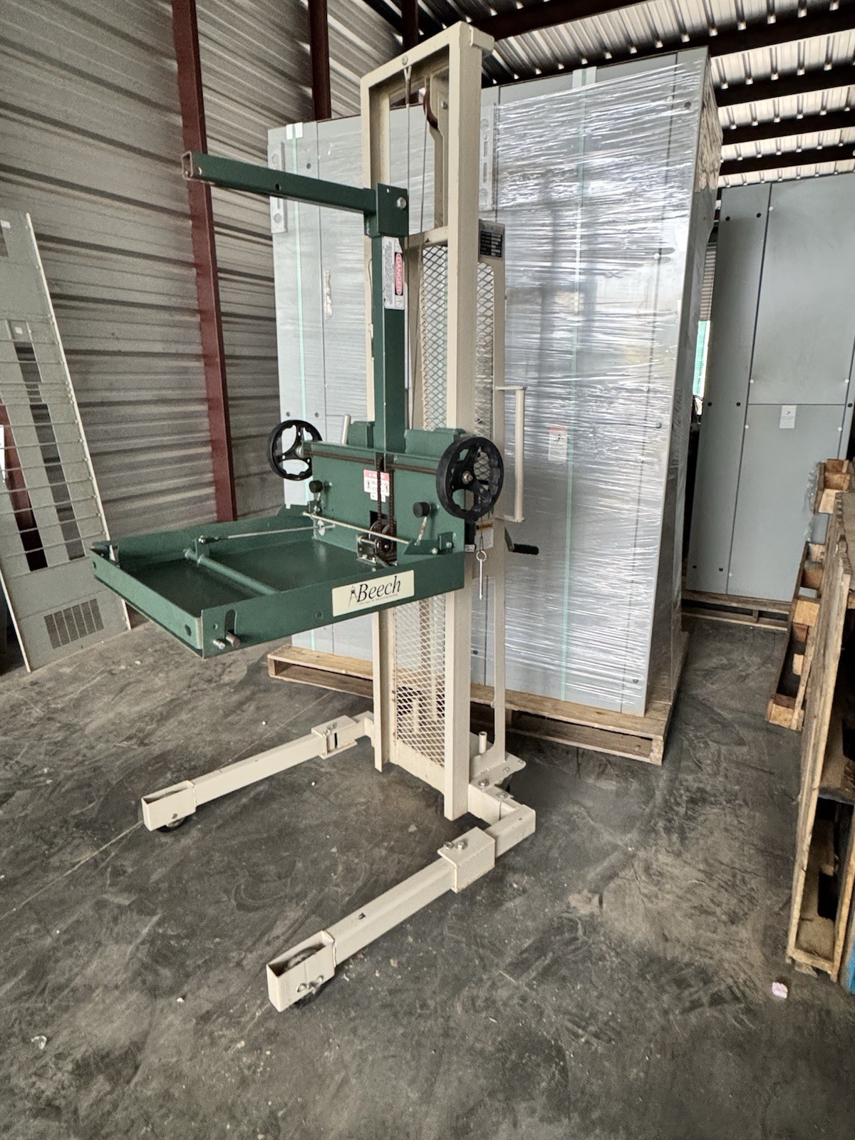 BEECH 1000 lbs Lift Truck GW-2006 For 15kv Gear