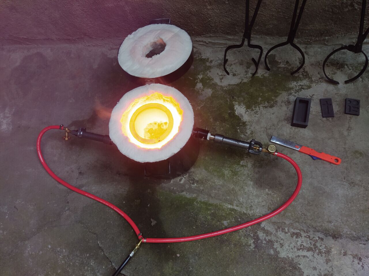 16 KG Gas Metal Melting Furnace Propane Deluxe Kit with Crucibles Molds Casting