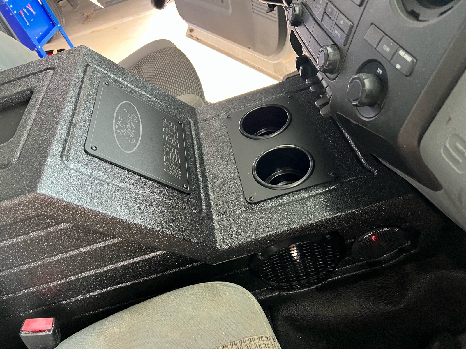 Ford F-250 08-16 Center Console Subwoofer Box Speaker Box 12” Woofer Ported