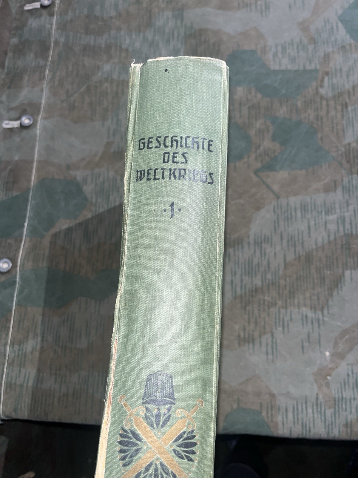 WW2 German Era Original Die Geschichte Des Weltkriegs Book #1 on German Military