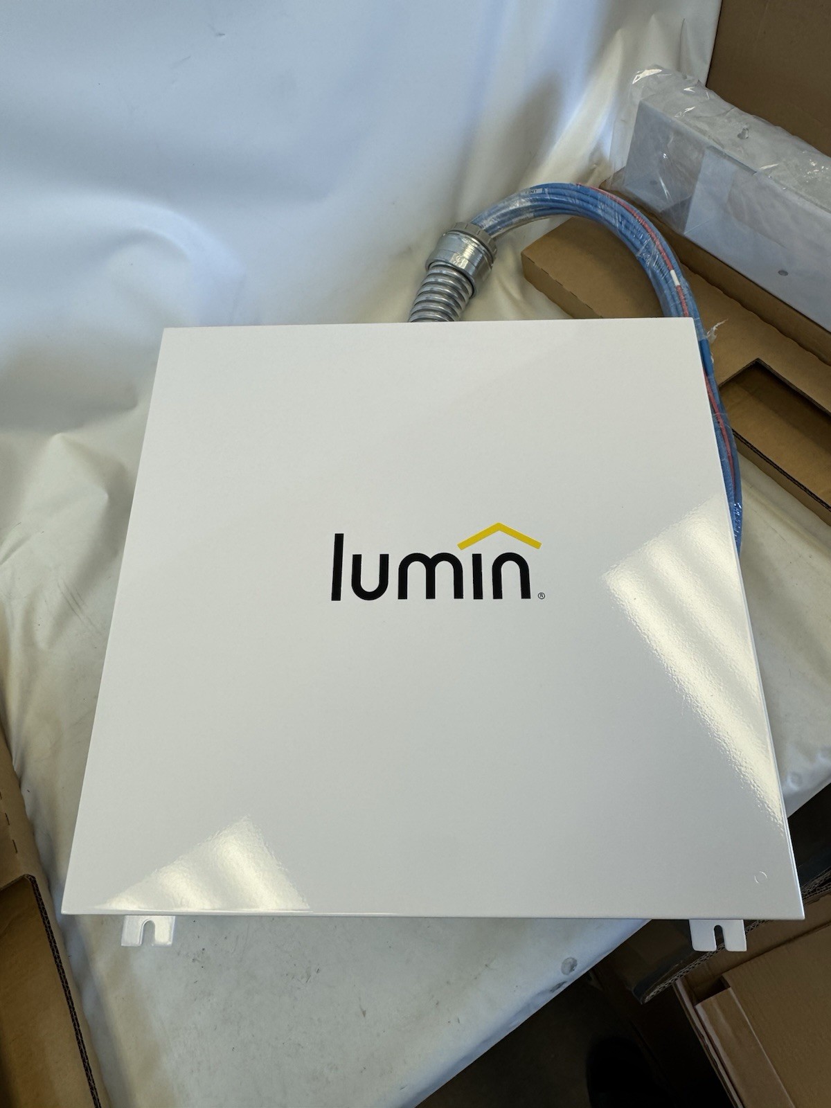 Lumin LSP-DC Smart Electrical Panel for Solar Storage 120-240 VAC, 60Hz -Indoor