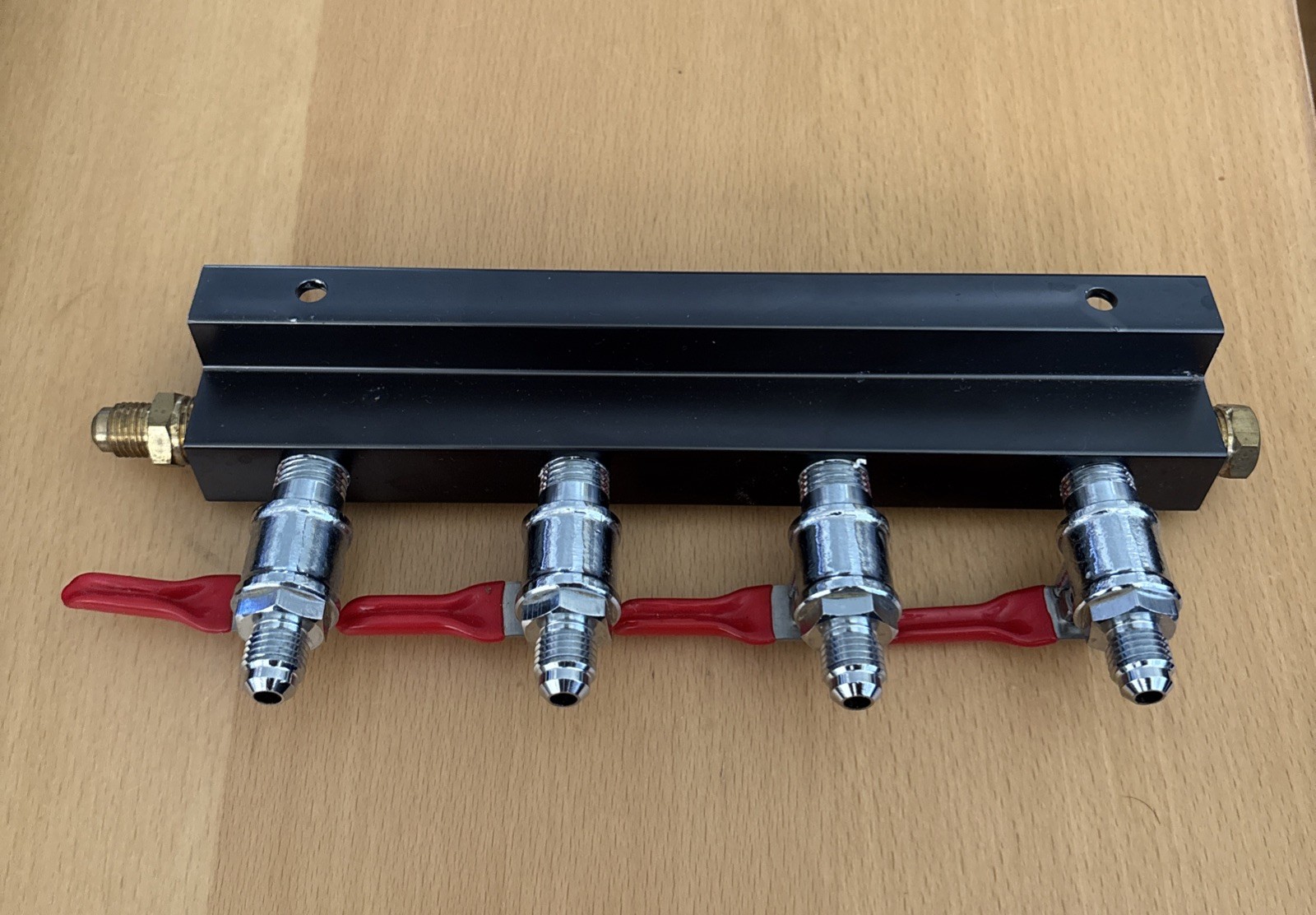 4 Way CO2 Block Manifold with 1/4 Barbs - Gas Distribution Splitter