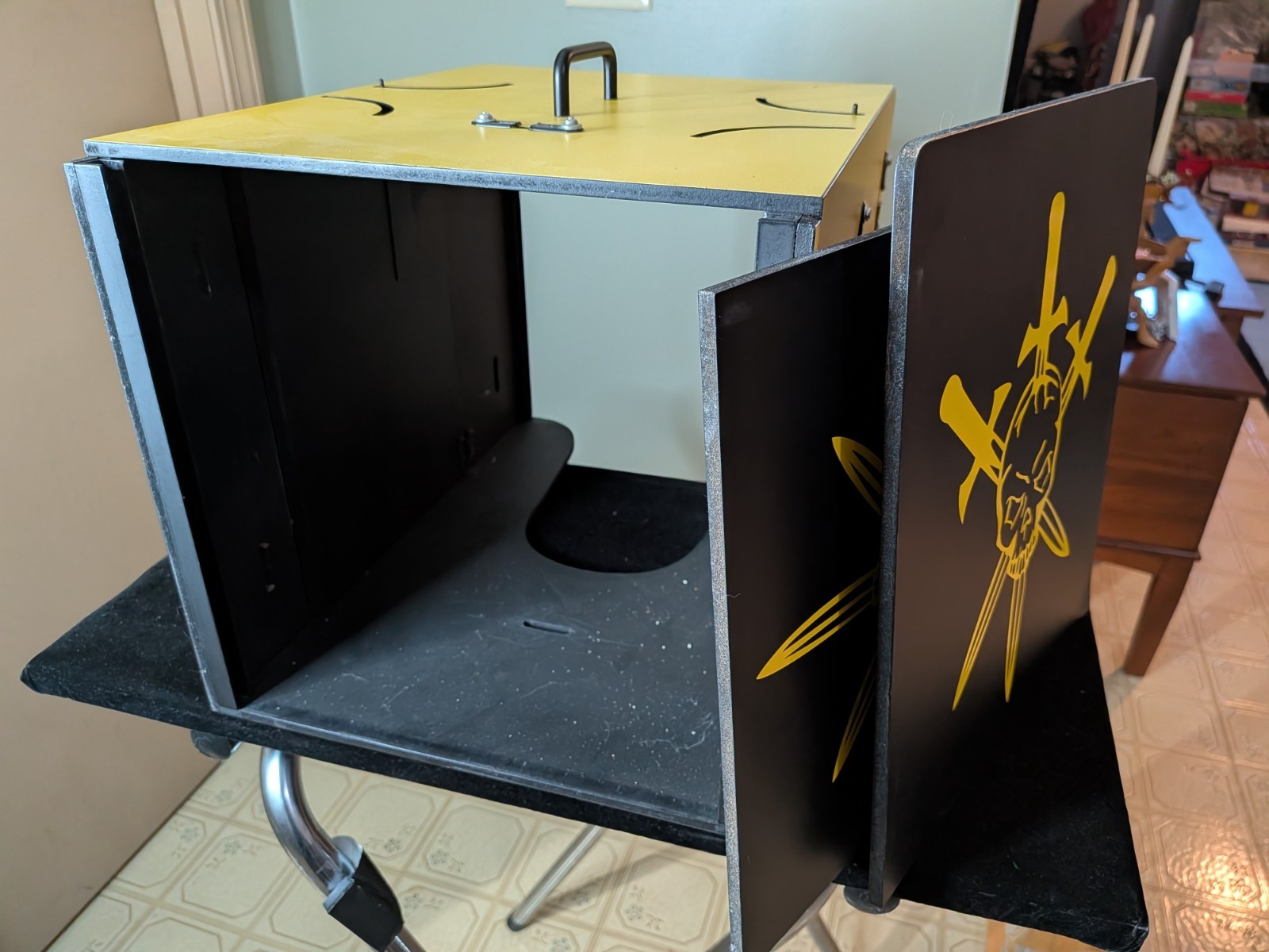 Magic Trick Dagger Head Chest