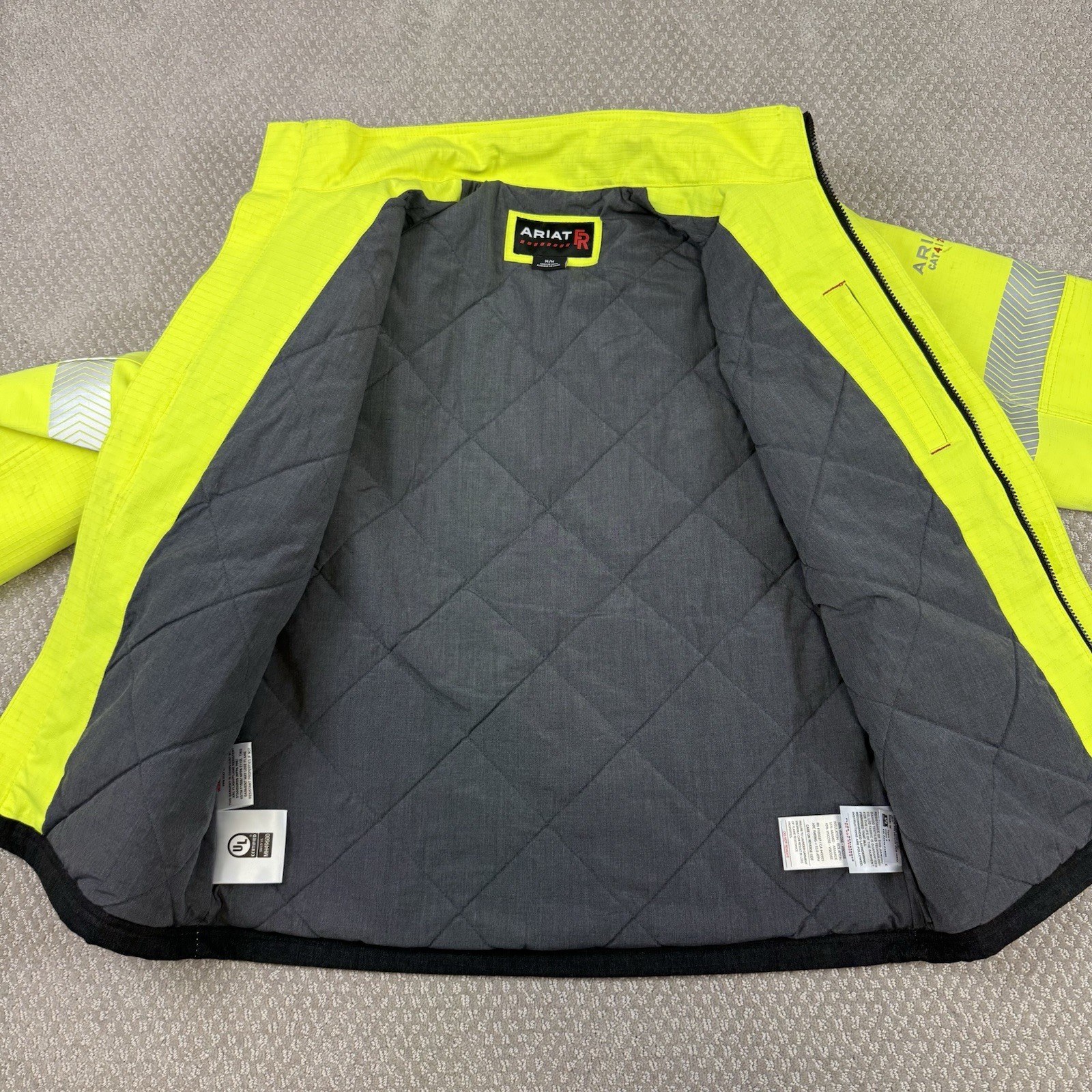 Ariat FR Men’s CAT4 Insulated High Vis Jacket Sz Medium Work Safety Full Zip