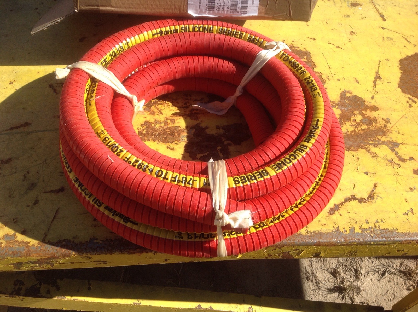 (1 box - 25ft in length) Parker 6621-1000025 Extreme Plus SF Hose, 1"  Red