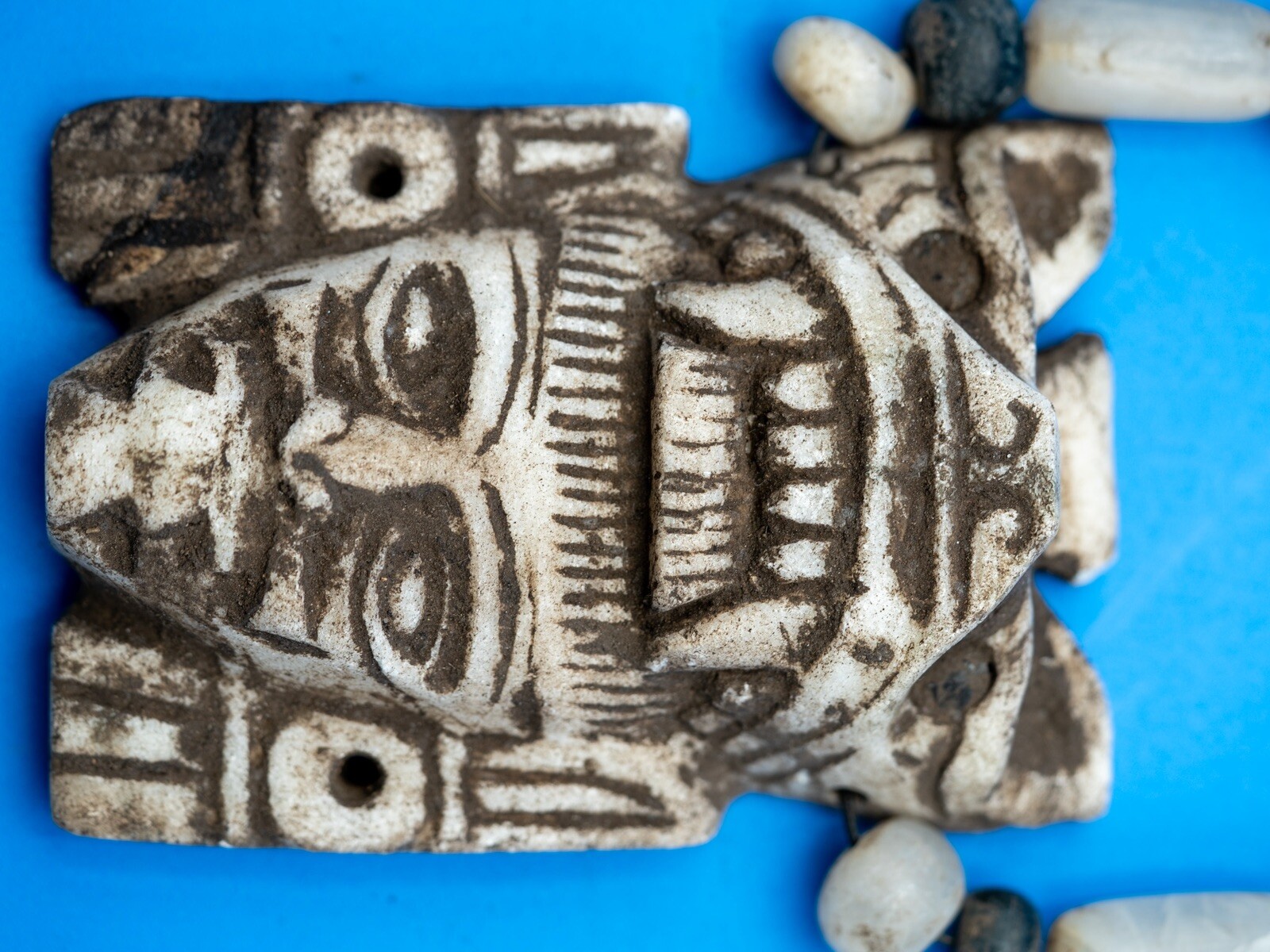 Tula Hidalgo Pre Columbian Toltec Alien Stone Carving Pendant Ojuelos