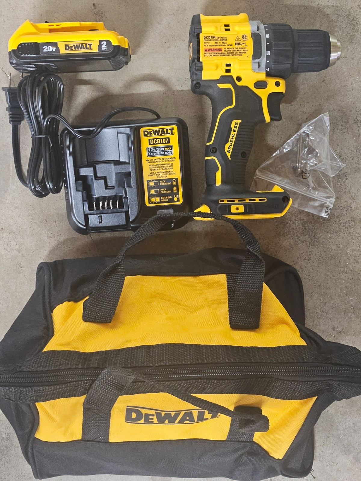 NEW DeWalt 20V ATOMIC Brushless 1/2" Drill Driver w/ 2aH Battery Model# DCD794