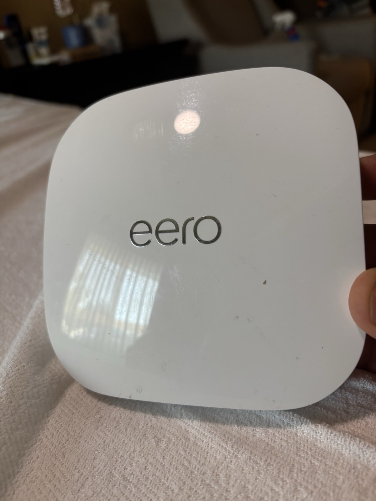 eero pro 6e Tri Band WiFi 6 S010001 Tri Band Mesh Router