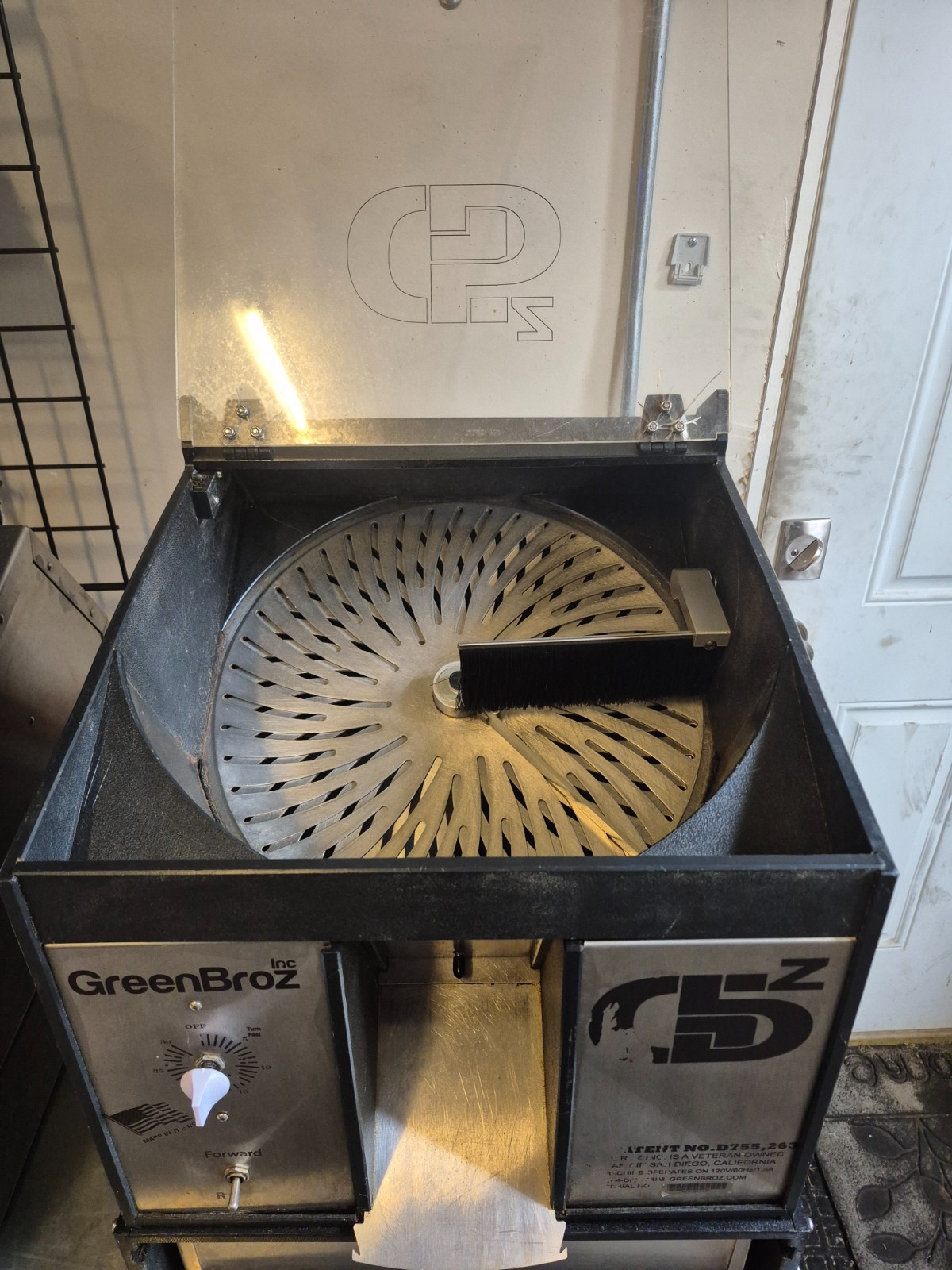 GREENBROZ 215 Dry Trimmer (Pre Owned)