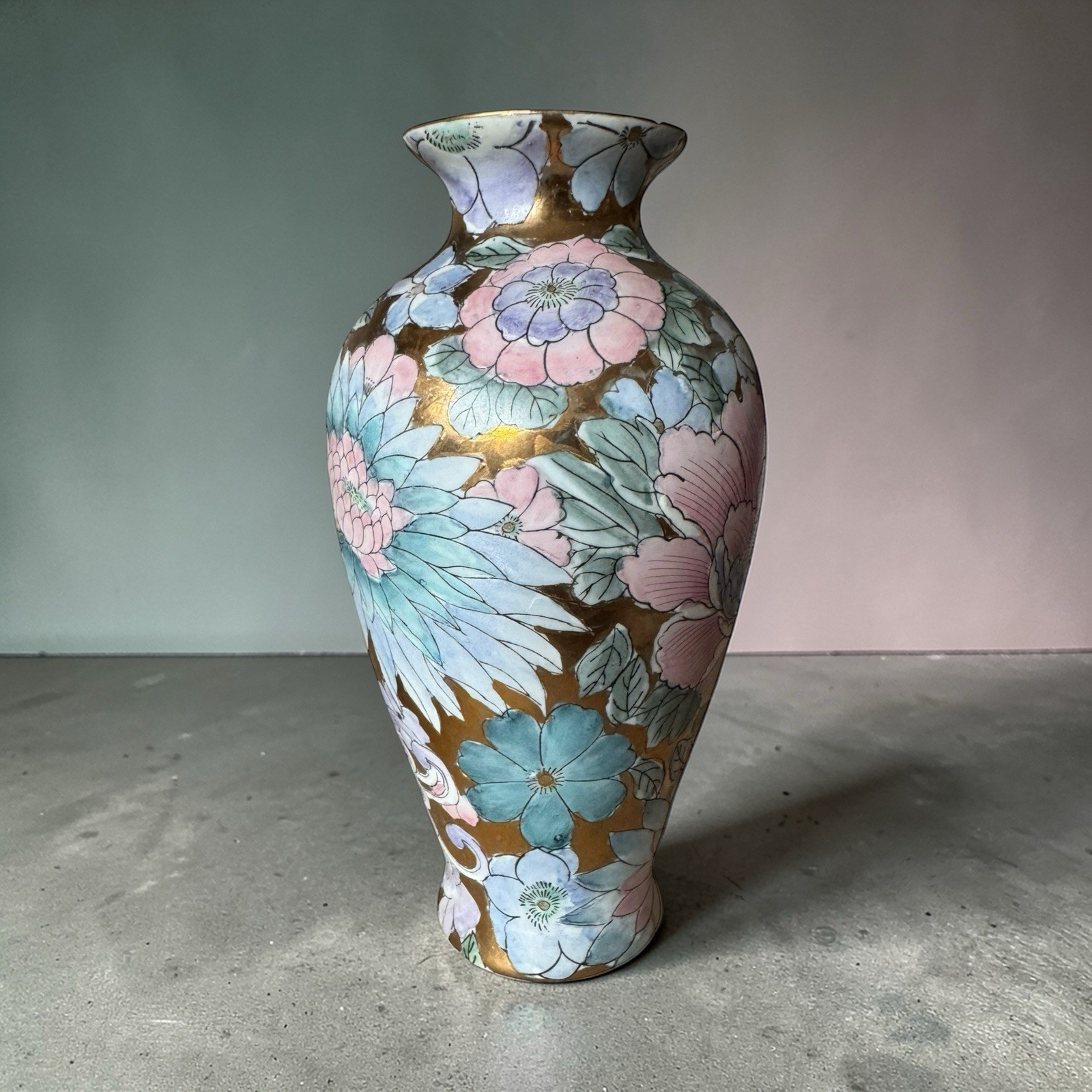 Vintage 8” Vase Chinoiserie Golden Peony Pastel Pink Purple Blue Toyo Macau 1970