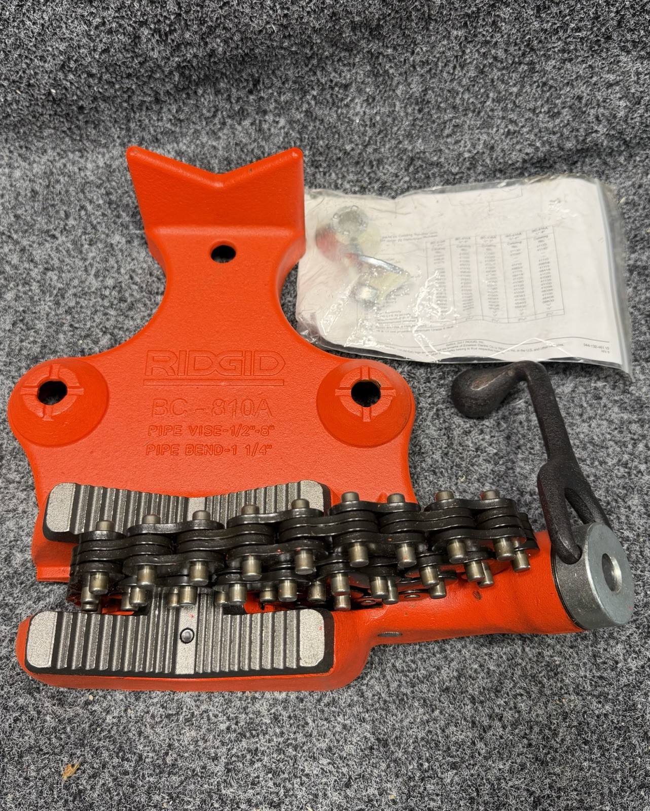 RIDGID 40215 BC810A Top Screw Bench Chain Vise 1/2 - 8"