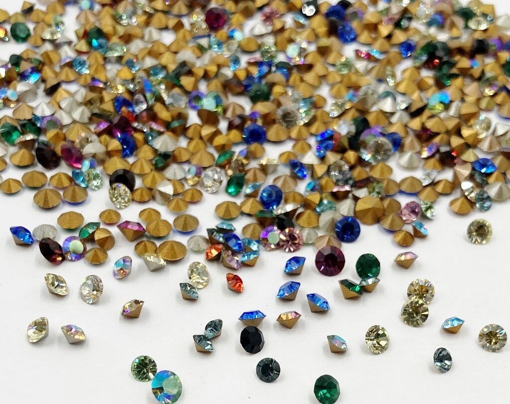 200 Vintage Swarovski Crystal 3mm To 4mm Small Rhinestones - Jewelry Repair J50