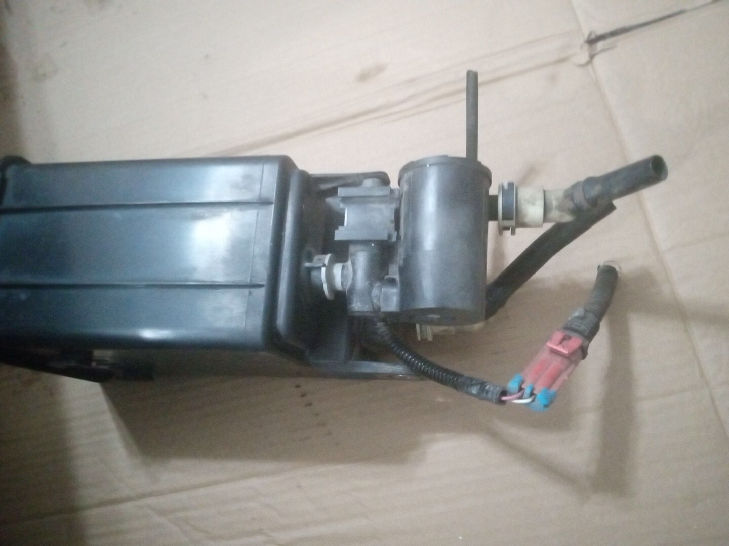 2010-2012 HYUNDAI SANTA FE, 2011-13 KIA SERENTO FUEL VAPOR EMISSIONS 31410-1U000