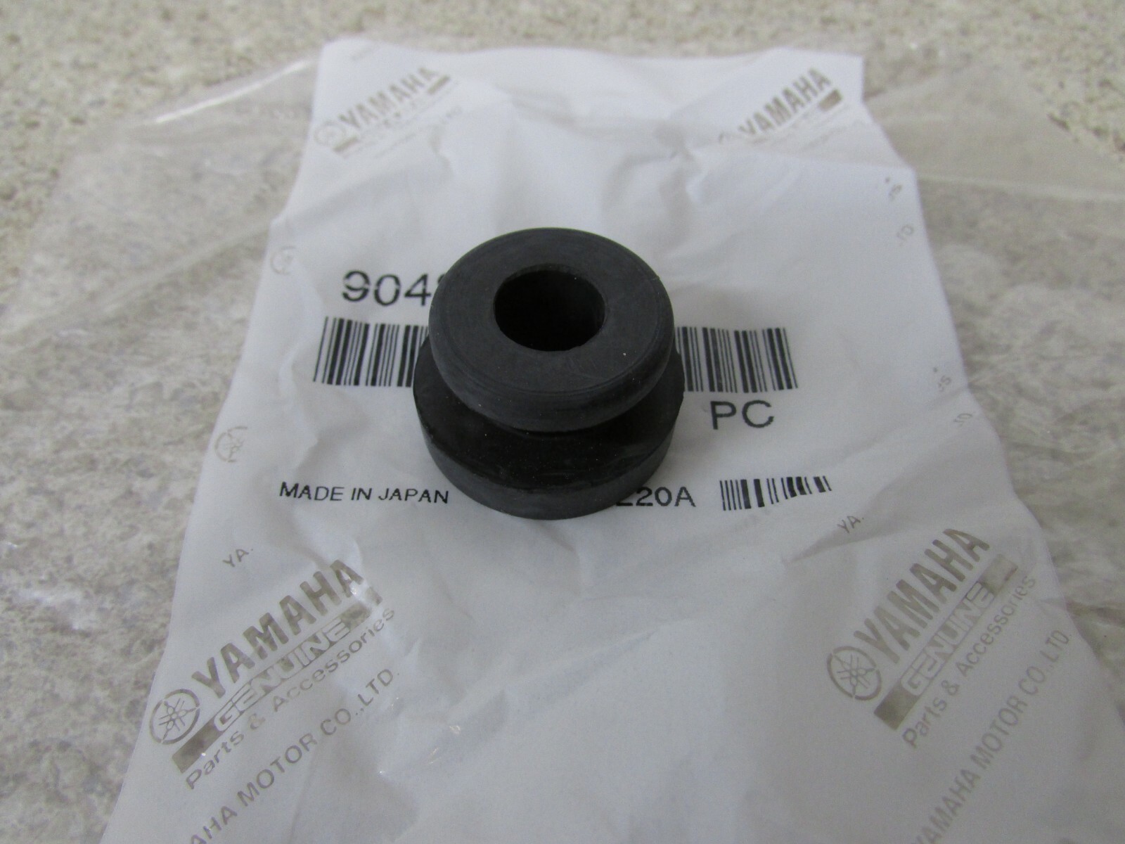 NEW 02-22 YAMAHA YZ125 YZ250 OEM REAR EXHAUST SILENCER GROMMET 90480-16404