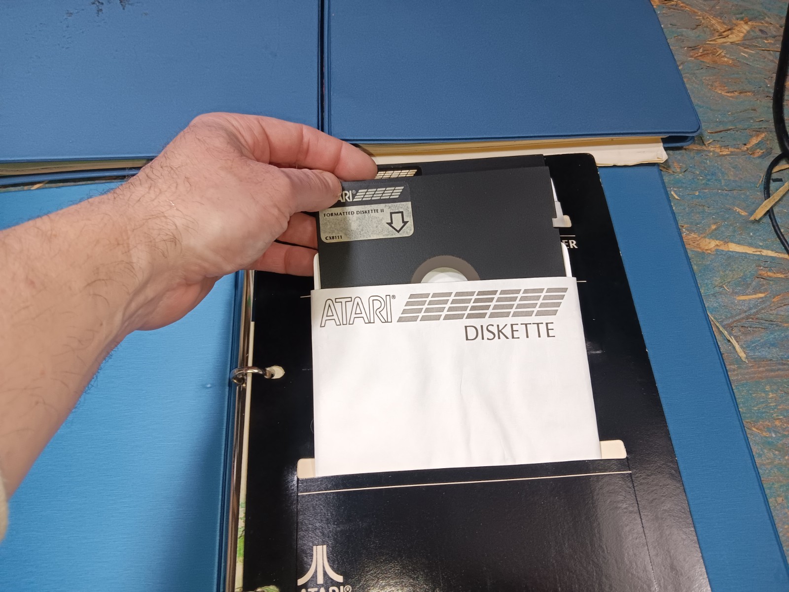 Atari 800 EXACT FLOPPY SYSTEM DISKS & MANUALS/BINDERS-BOTH TESTED-GOOD-SEE ALL