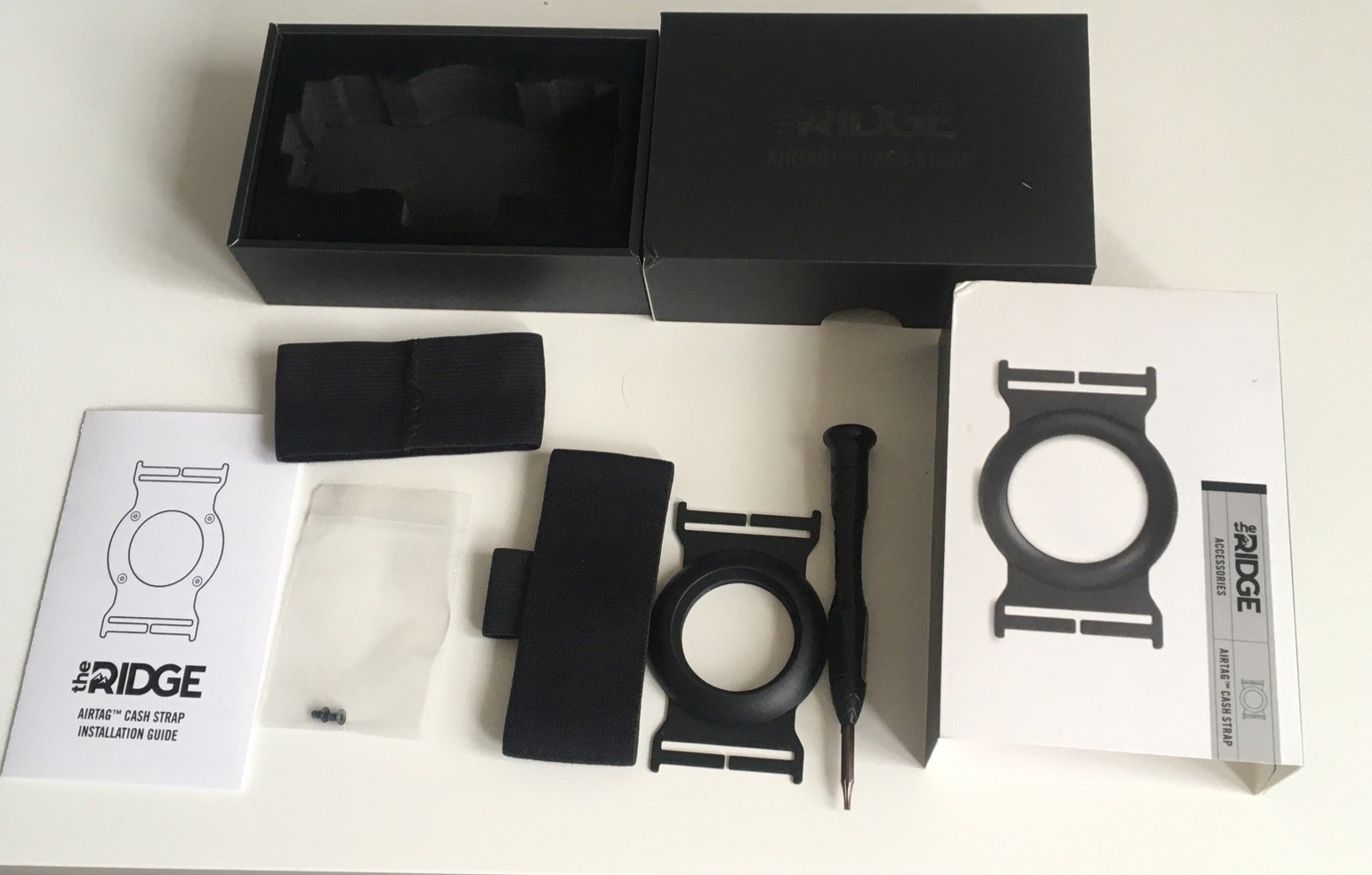 The Ridge Wallet Accessories AirTag Cash Strap Black - New! Free Shipping!