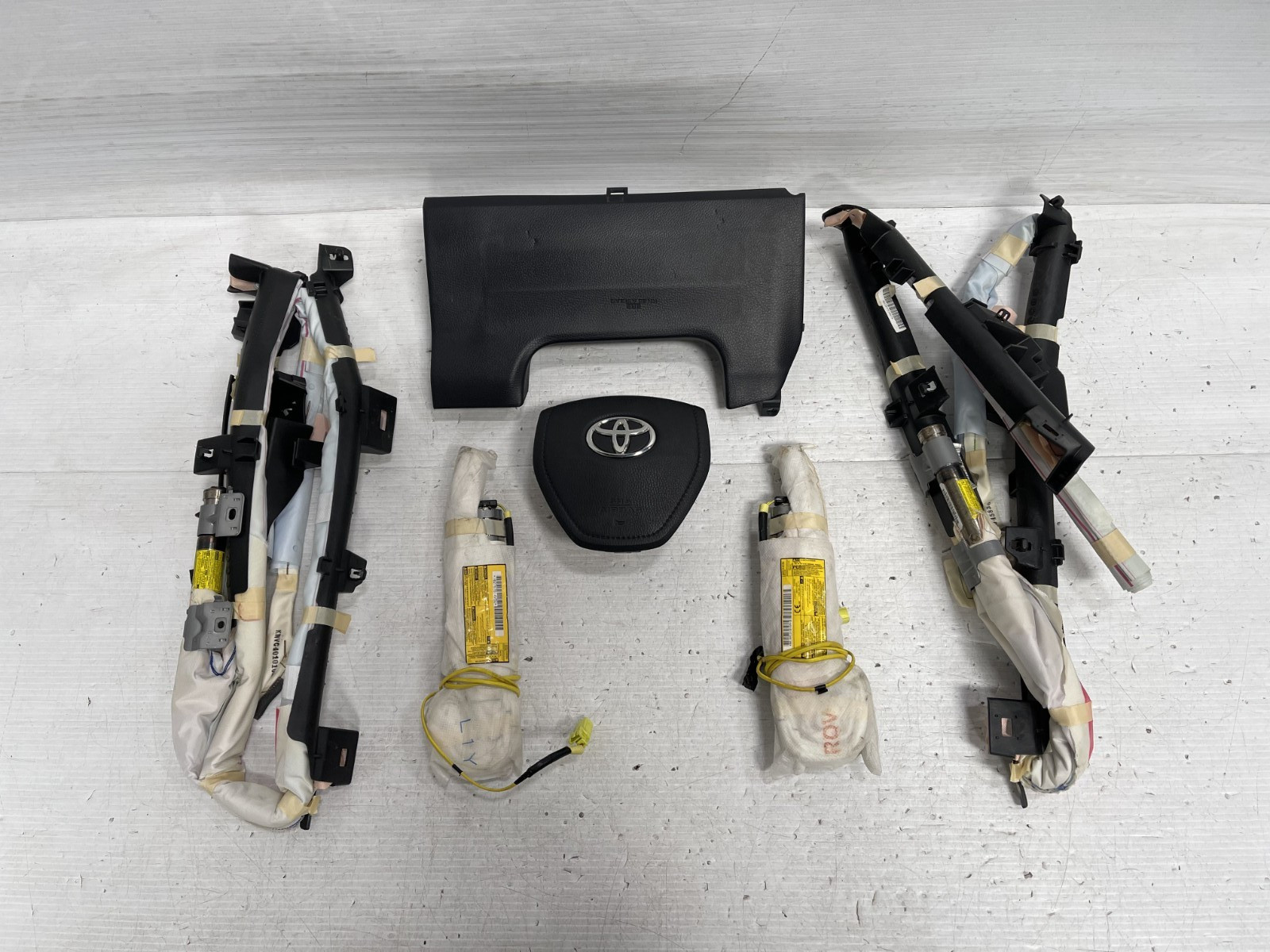 TOYOTA COROLLA 2014-2016  WHEEL, KNEE, LEFT & RIGHT ROOF AND SEATS AIRBAG OEM