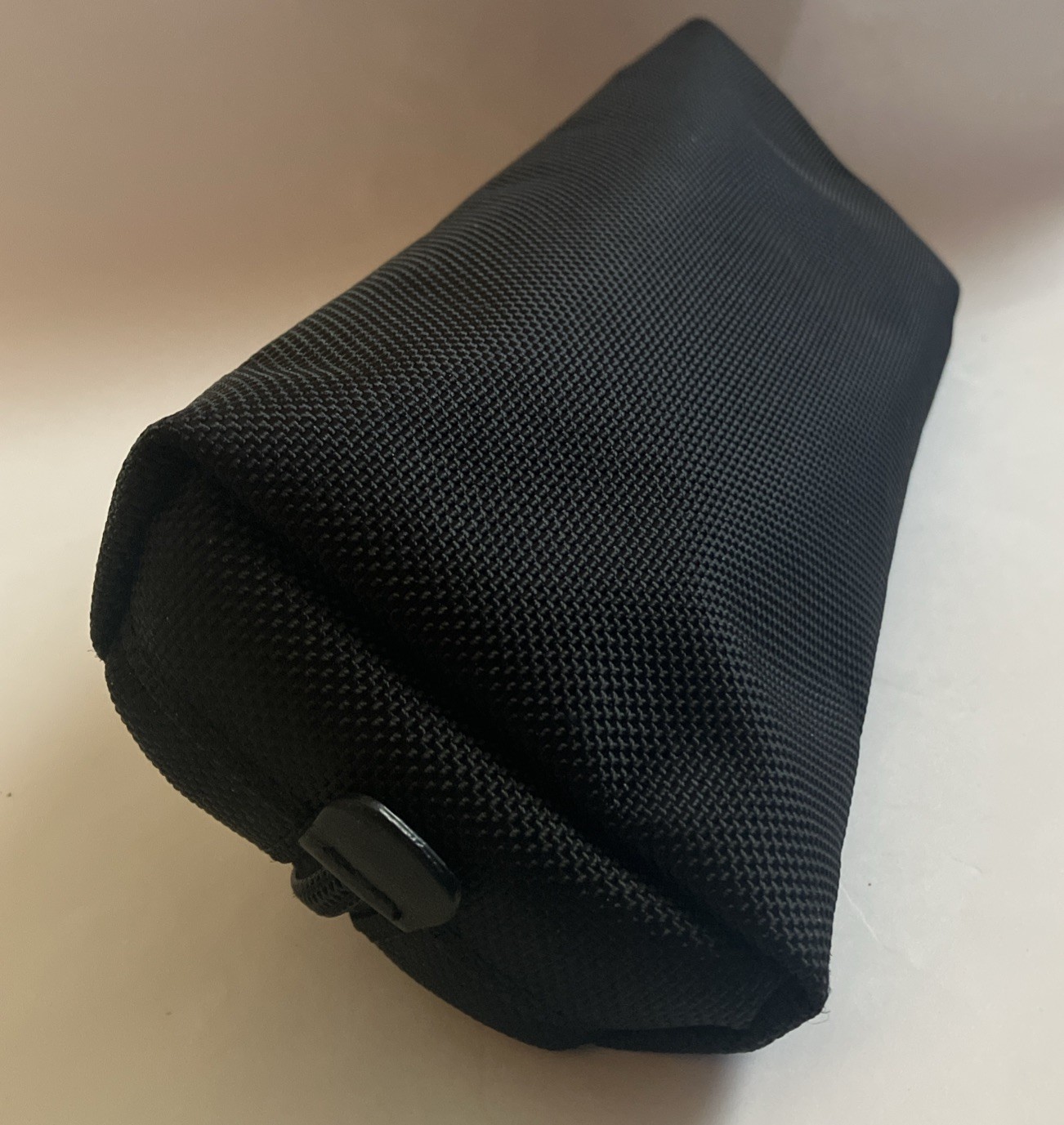 TUMI Accent Accessory pouch Cord Bag Black / Red No Retail Tag