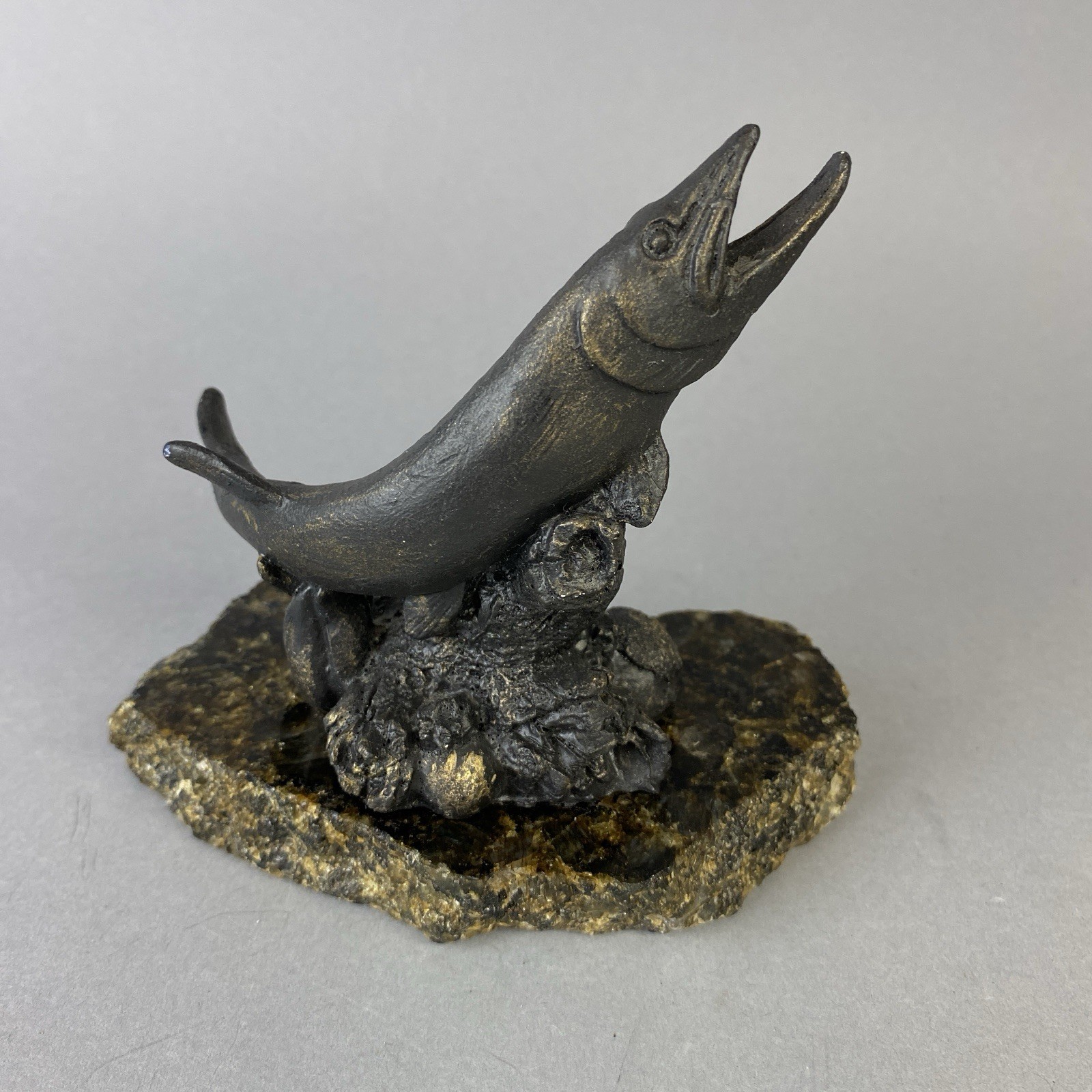 Vintage Metal Bronze Muskie Pike Leaping Jumping Fish Sculpture