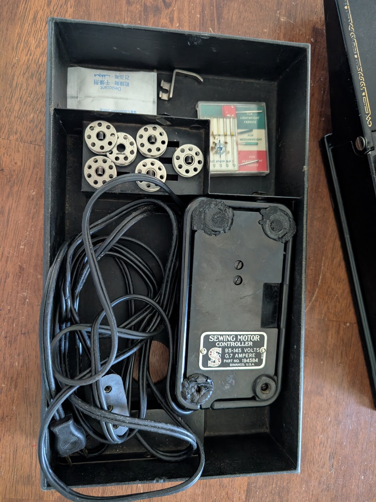 Vintage 1936 Singer Featherweight Sewing Machine 221 W/Case & Peddle Scroll face