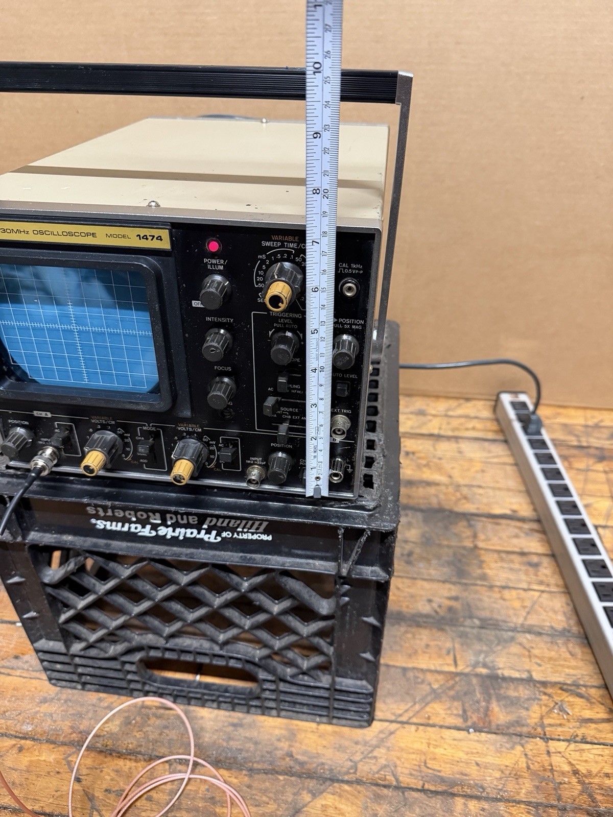 Vintage B&K Precision 1474 Oscilloscope Dual Trace 30 MHz Powers On For Parts