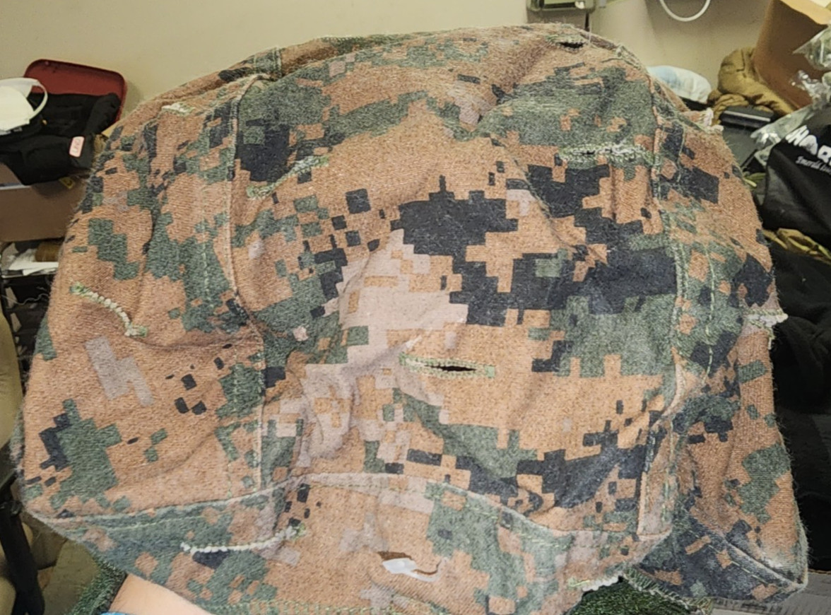 USMC Helmet Cover Reversable Woodland Desert MARPAT- Medium/Large