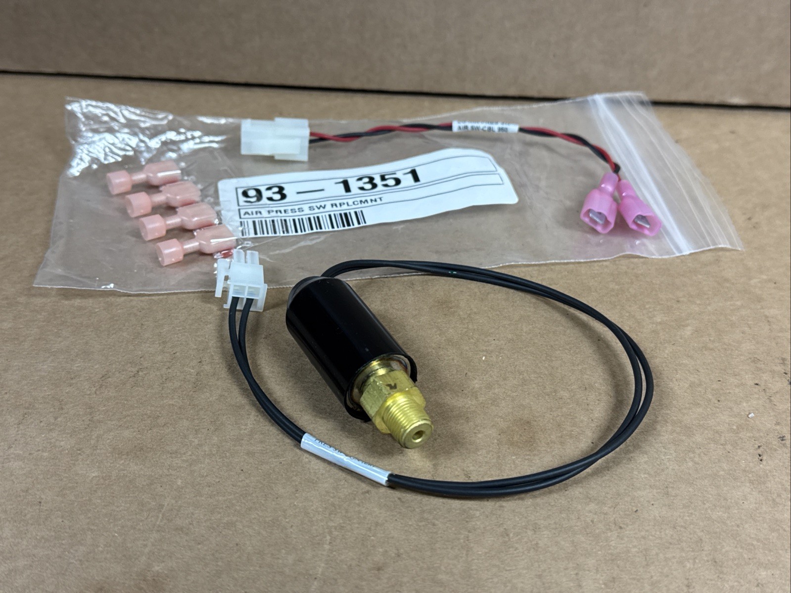 Haas 93-1351 AIR PRESSURE Sensor Switch 2W/4P M-CONNECTOR 32-1004A OEM FAST SHIP