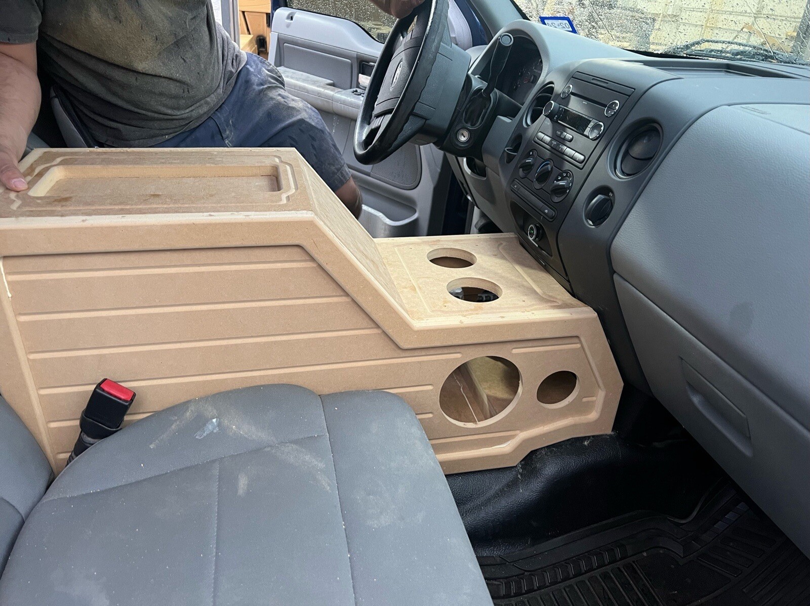 Ford F-150 04-08 Center Console Subwoofer Box 1x12” Woofer F150 Crew Cab