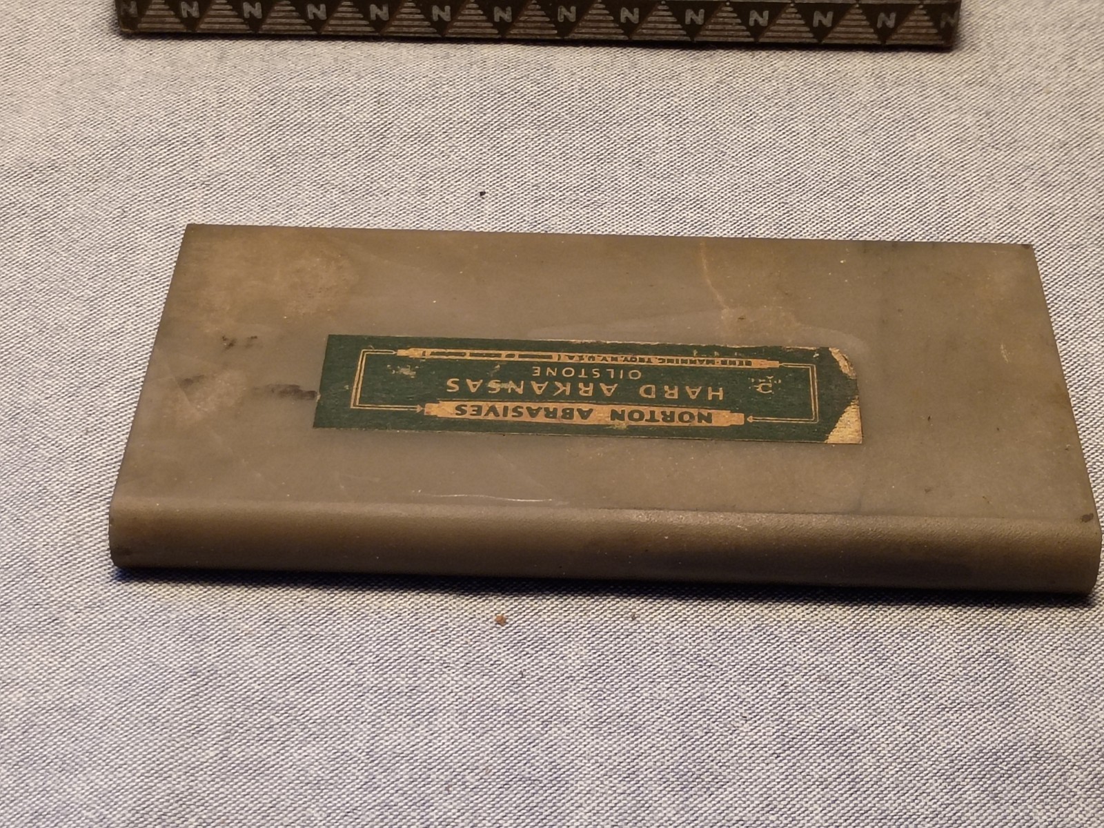 Vintage Norton Abrasives Hard Arkansas Oilstone HS 4 Round Edge Slip in Box-used