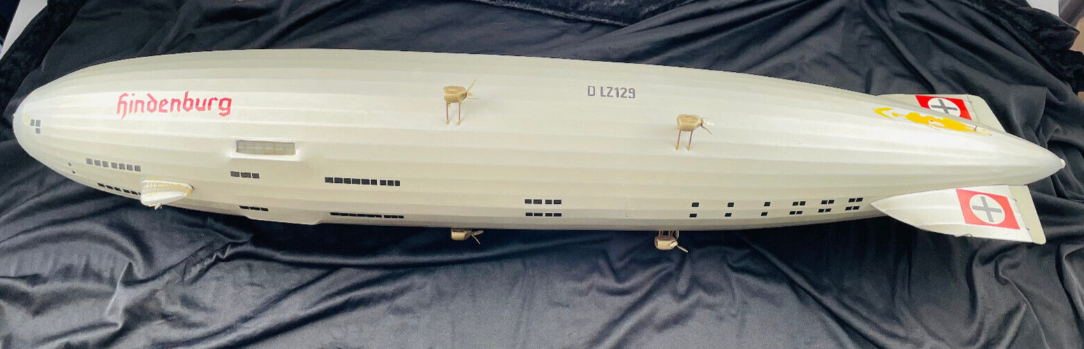 Zeppelin DLZ 129 Hindenburg over 1 meter long-absolutely decorative!
