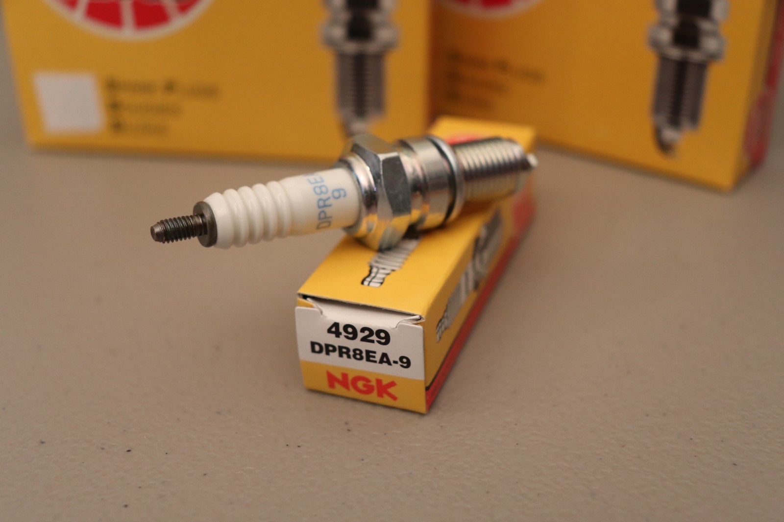 NGK DPR8EA-9 Spark Plug HONDA TRX250 RECON TRX250EX TRX300 TRX300FW FOURTRAX TRX