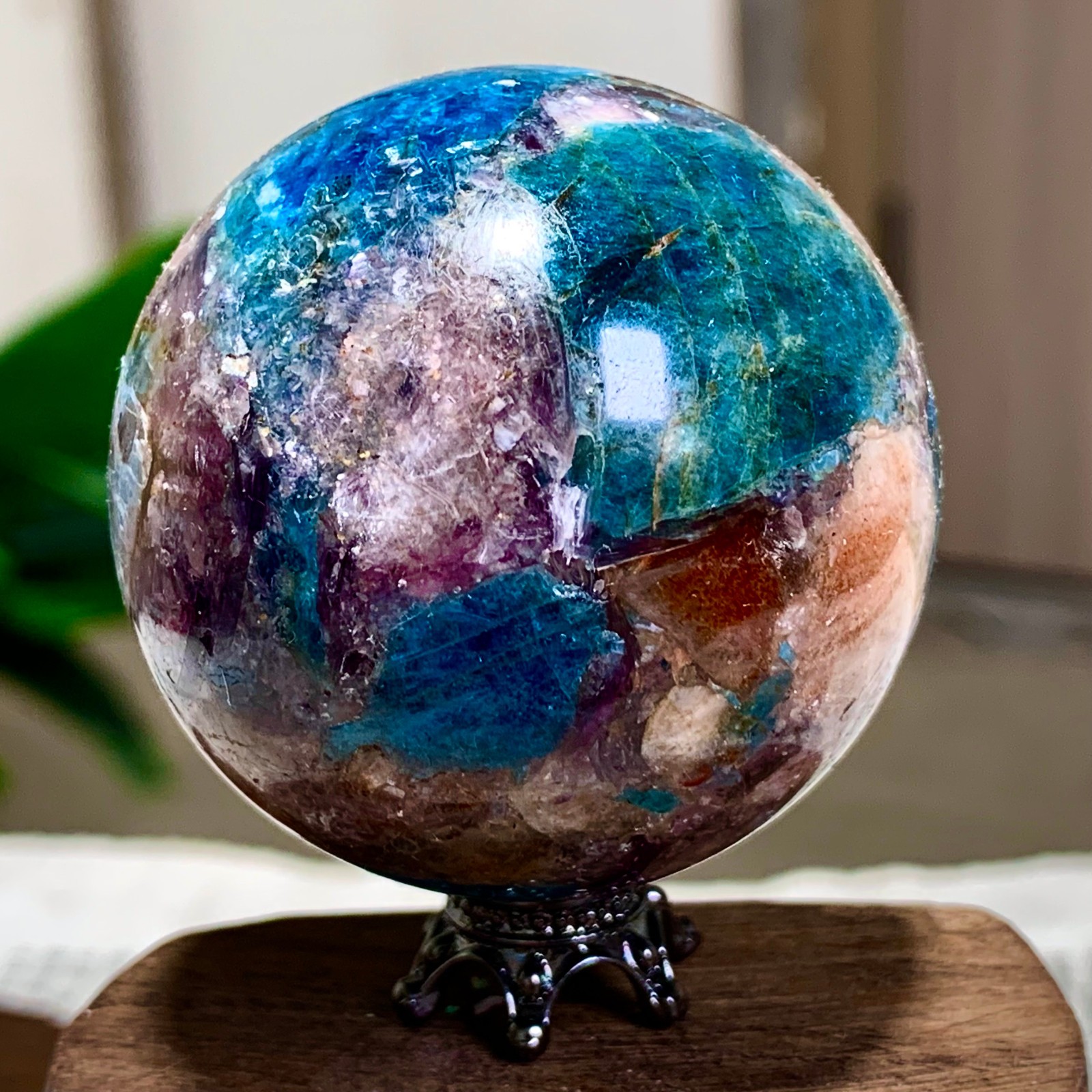 128G Natural Blue Aptite +Sun Stone purple lepidolite Sphere mineral sample