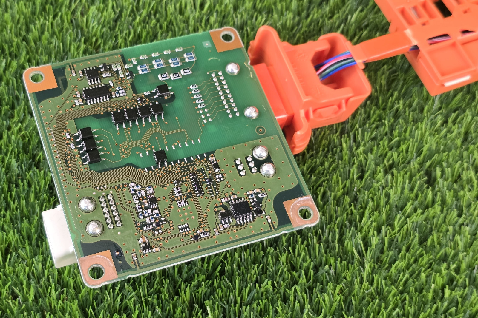 Toyota Prius C 2012-2017 Hybrid Battery Voltage sensor 89892-52010 with wire OEM