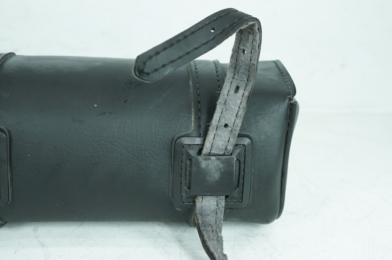 2008 Harley Dyna FXDWG 105th Wide Glide Front Onboard Tool Bag Leather Storage