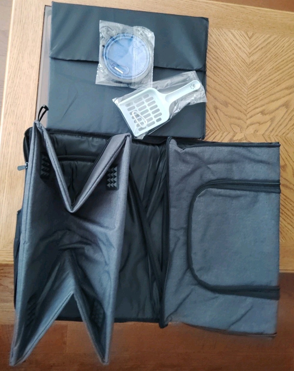 Apollo Walker Cat/Pet Carrier /Litter Box combo. BLACK/NEW