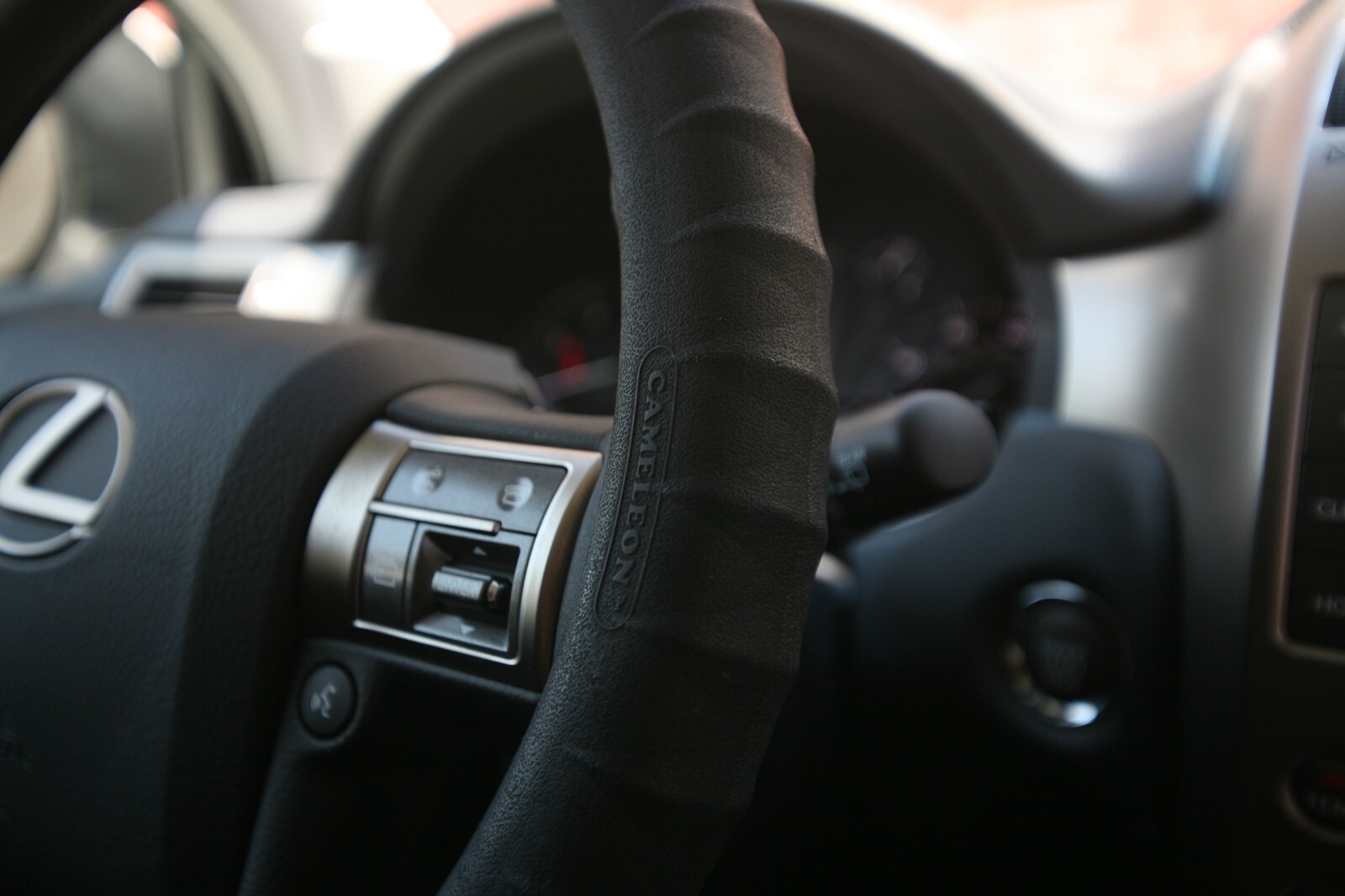 Cameleon Cover Silicone steering wheel cover Maximum Grip For Car,SUV 14" To 16"