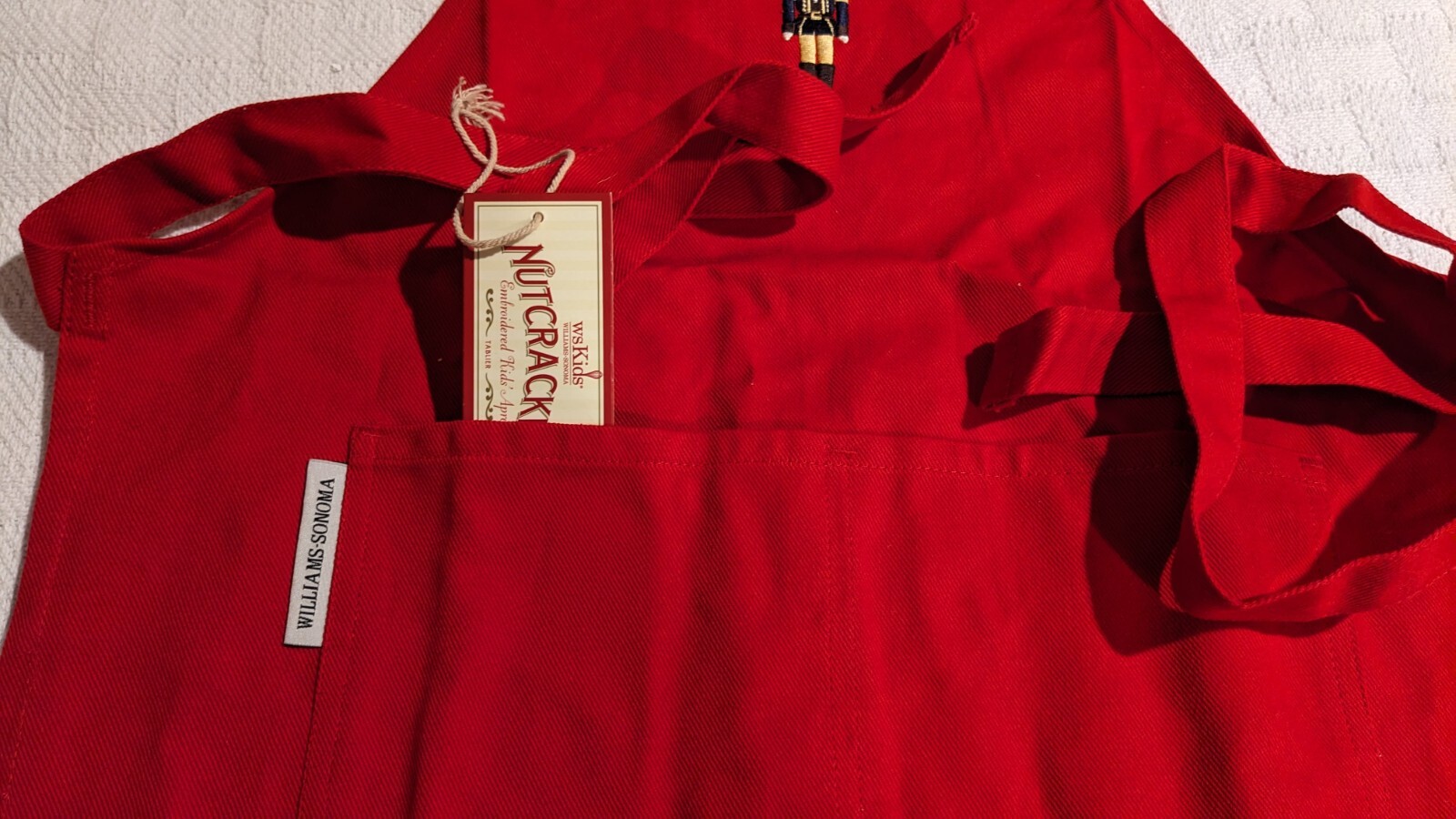 William Sonoma New Child's Christmas Red Apron Waist Tie Neck D Ring 24" x 18"
