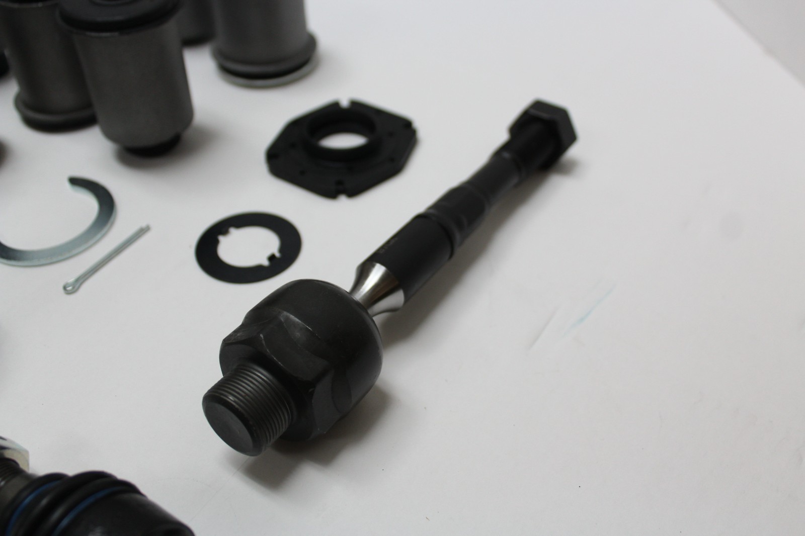 Suspension Rebuild Kit for 1998-2007 Toyota Land Cruiser 100; Lexus LX470