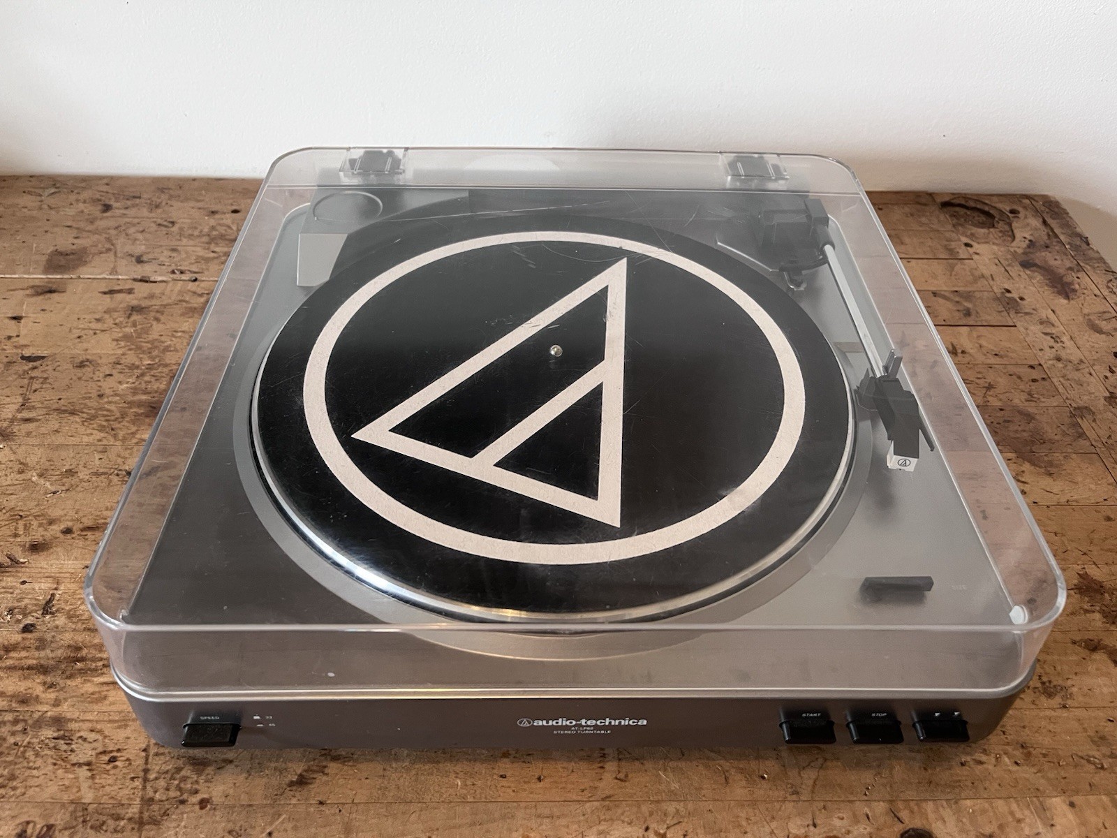 Audio Technica AT-LP60 Turntable EXCELLENT Condition Works Great! 1st Generation