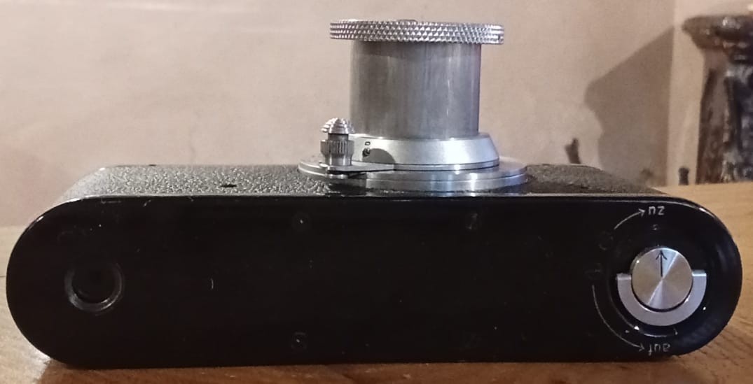 Leica Standard black paint with chrome finish. Near as new!