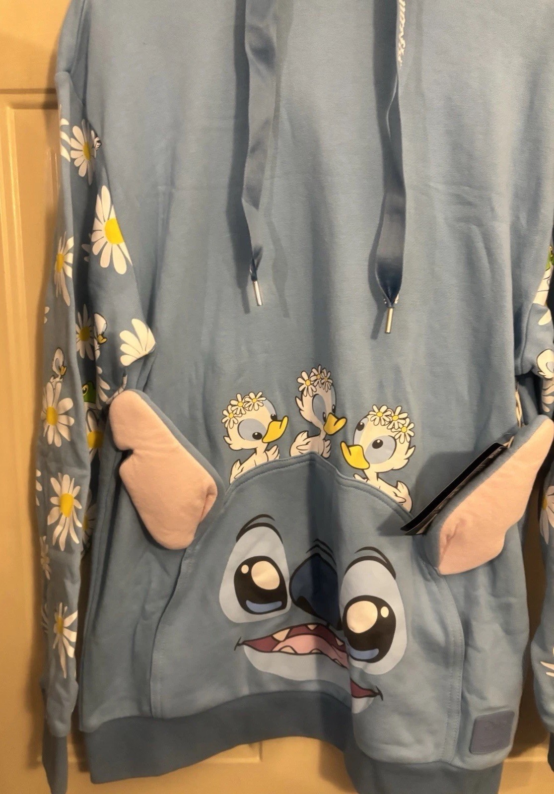 Disney’s Loungefly Leo And Stitch Hoodie Pull Over Small Unisex