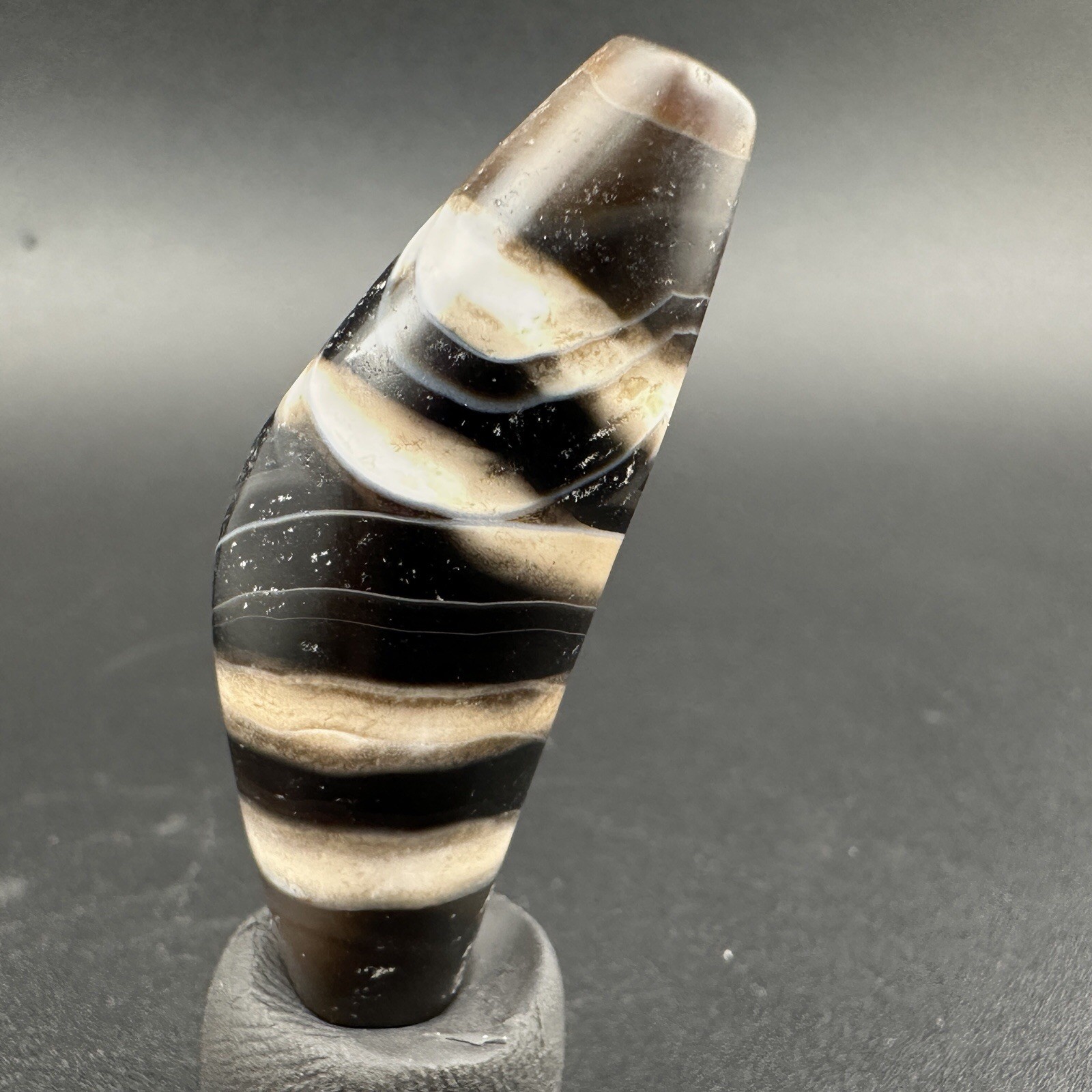Tibetan Buddhism Agate 4 Stripe Horn Bead Totem Dzi Bead Amulet Pendant