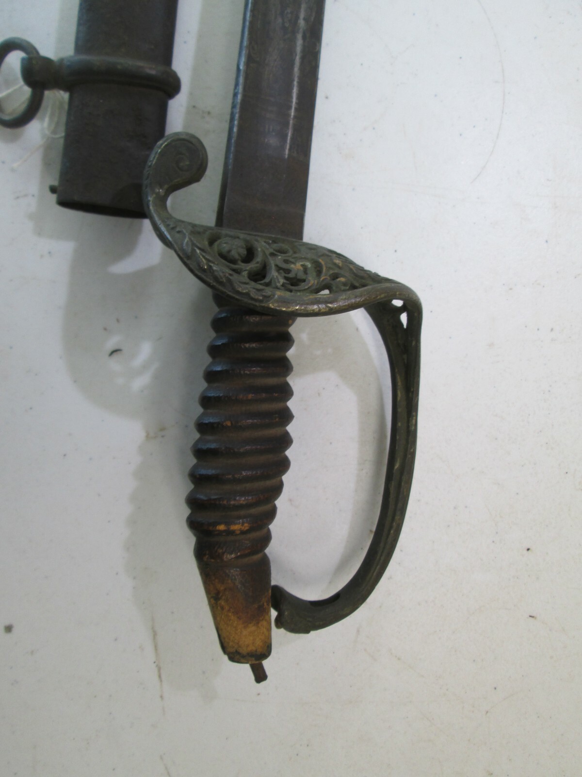 US CIVIL WAR FOOT OFFICERS SWORD W SCABBARD MARKED ETCHED US E PURUBUS UNUM #W27