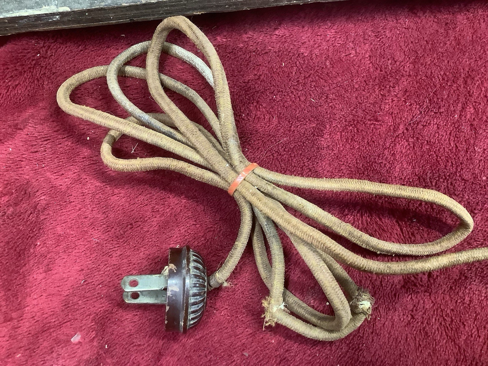 1936 RCA Model 6T2 Tube Type Tombstone Wood Radio Works Good Condition BC SW