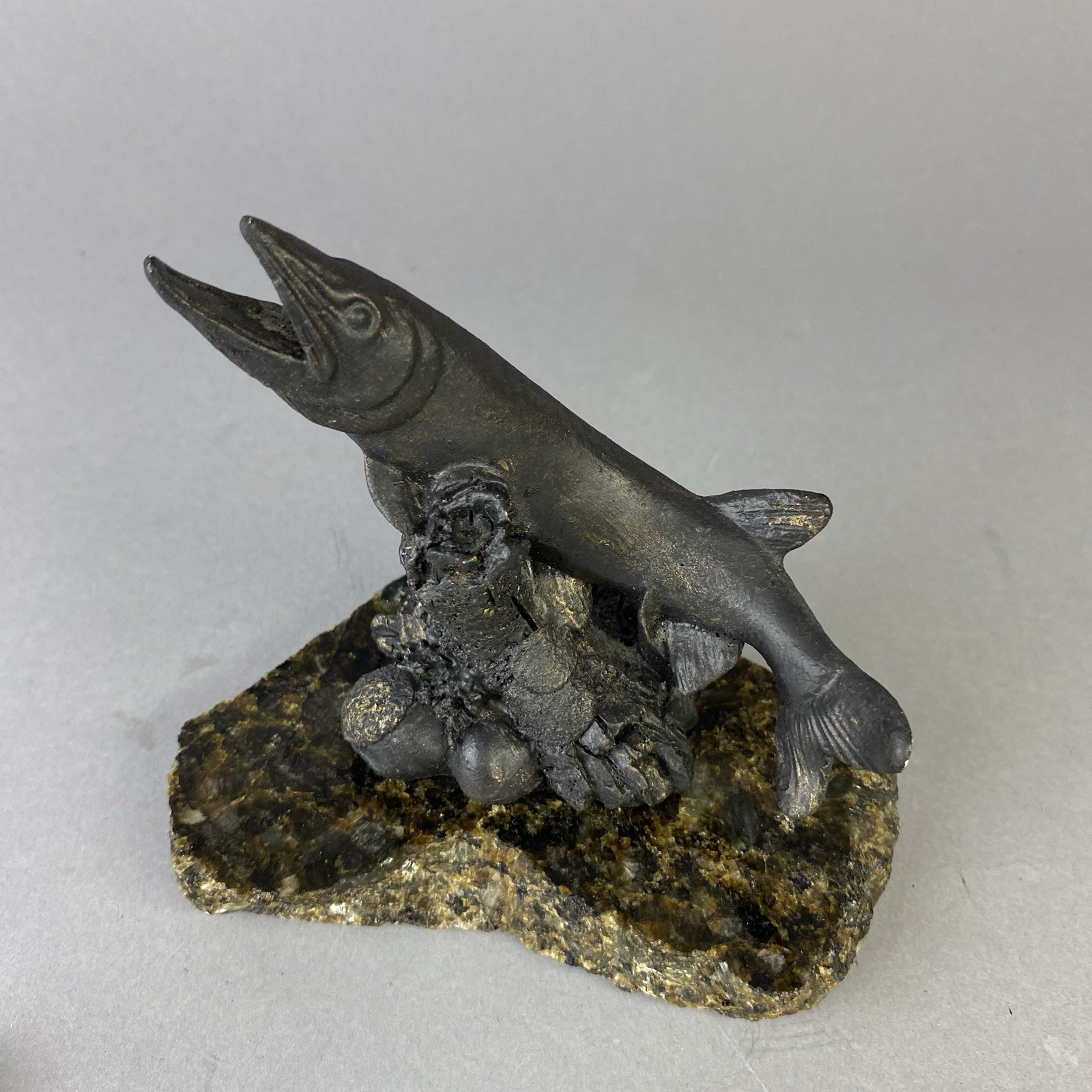 Vintage Metal Bronze Muskie Pike Leaping Jumping Fish Sculpture