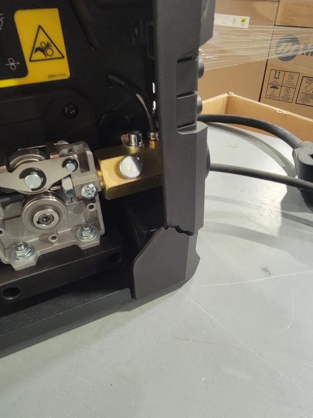 Damaged ESAB Rogue EMP PRO 210 Multi Process Welder (0700301085)