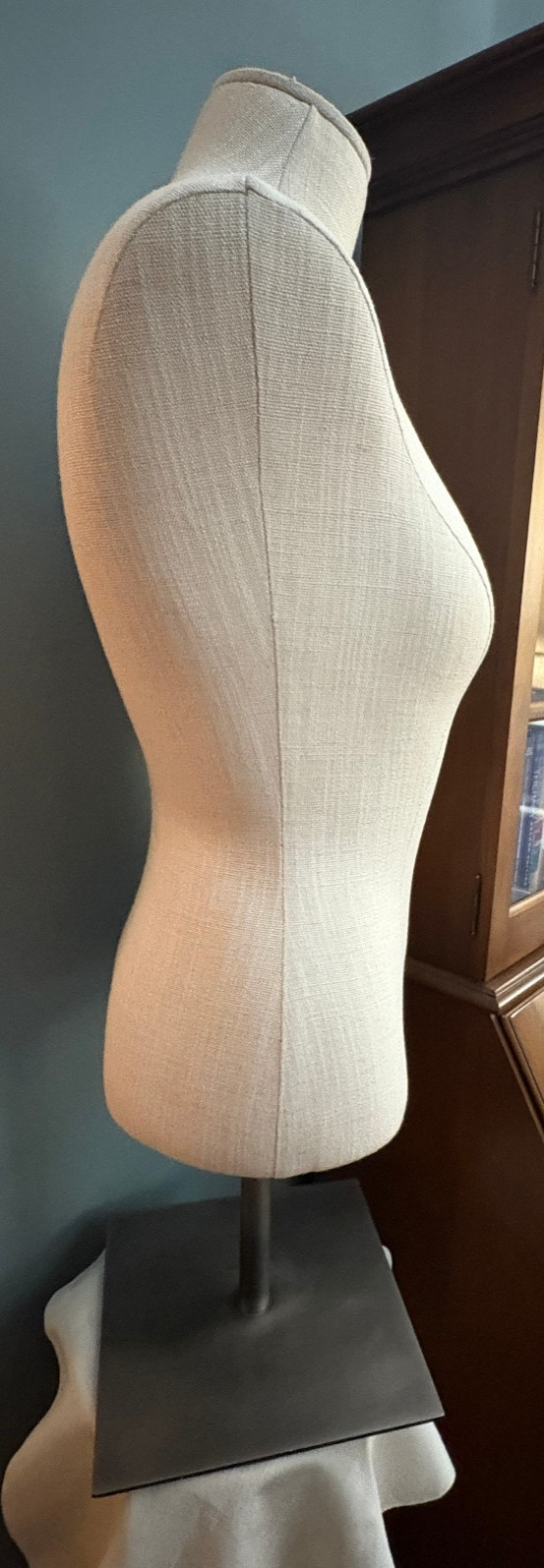 Female Mannequin Linen Torso Bust 25.5” Store Display Chest Form w/ Metal Stand